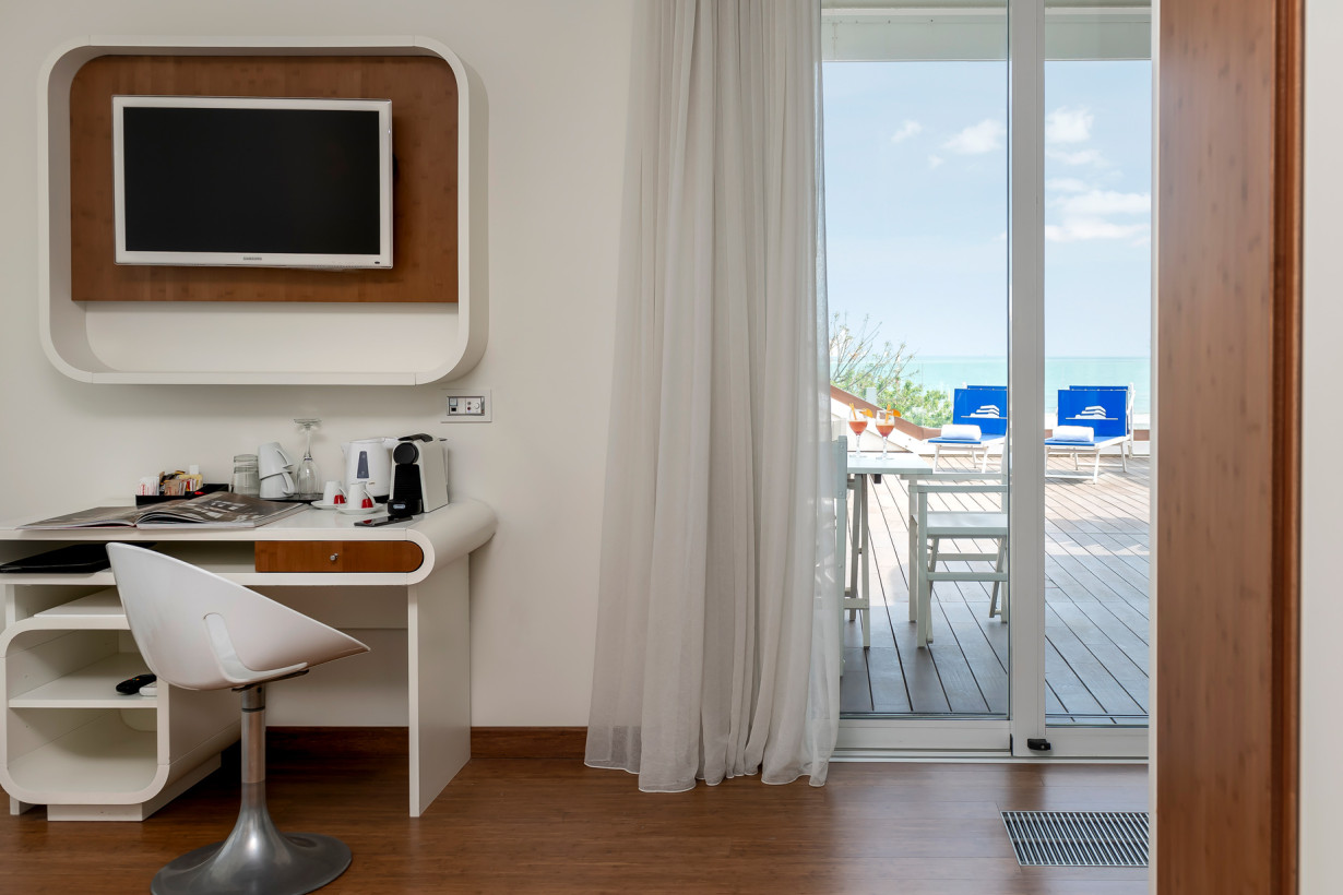 media.Slide-SuiteMagellano_2TSuiteHotel_Riccione