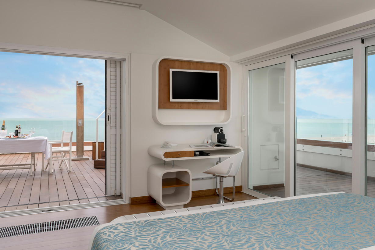 media.Slide-SuiteTrampolines_4TSuiteHotel_Riccione