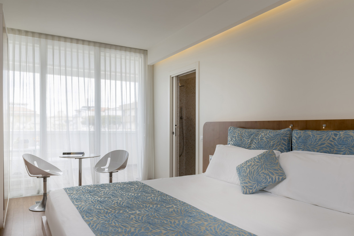 media.Slide-Camera_MarcoPolo_1TSuiteHotel_Riccione