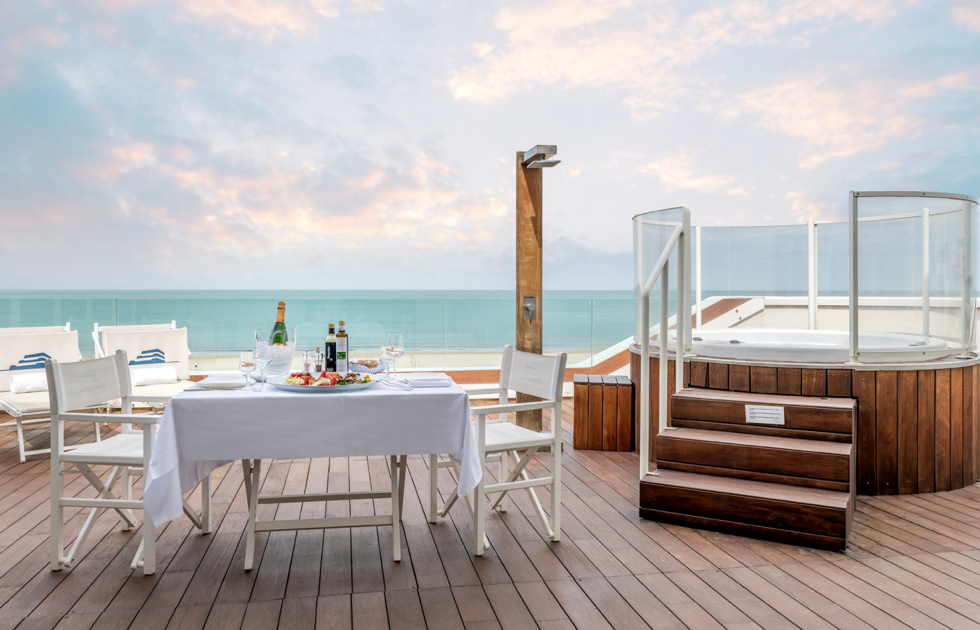 media.Slide-SuiteTrampolines_2TSuiteHotel_Riccione