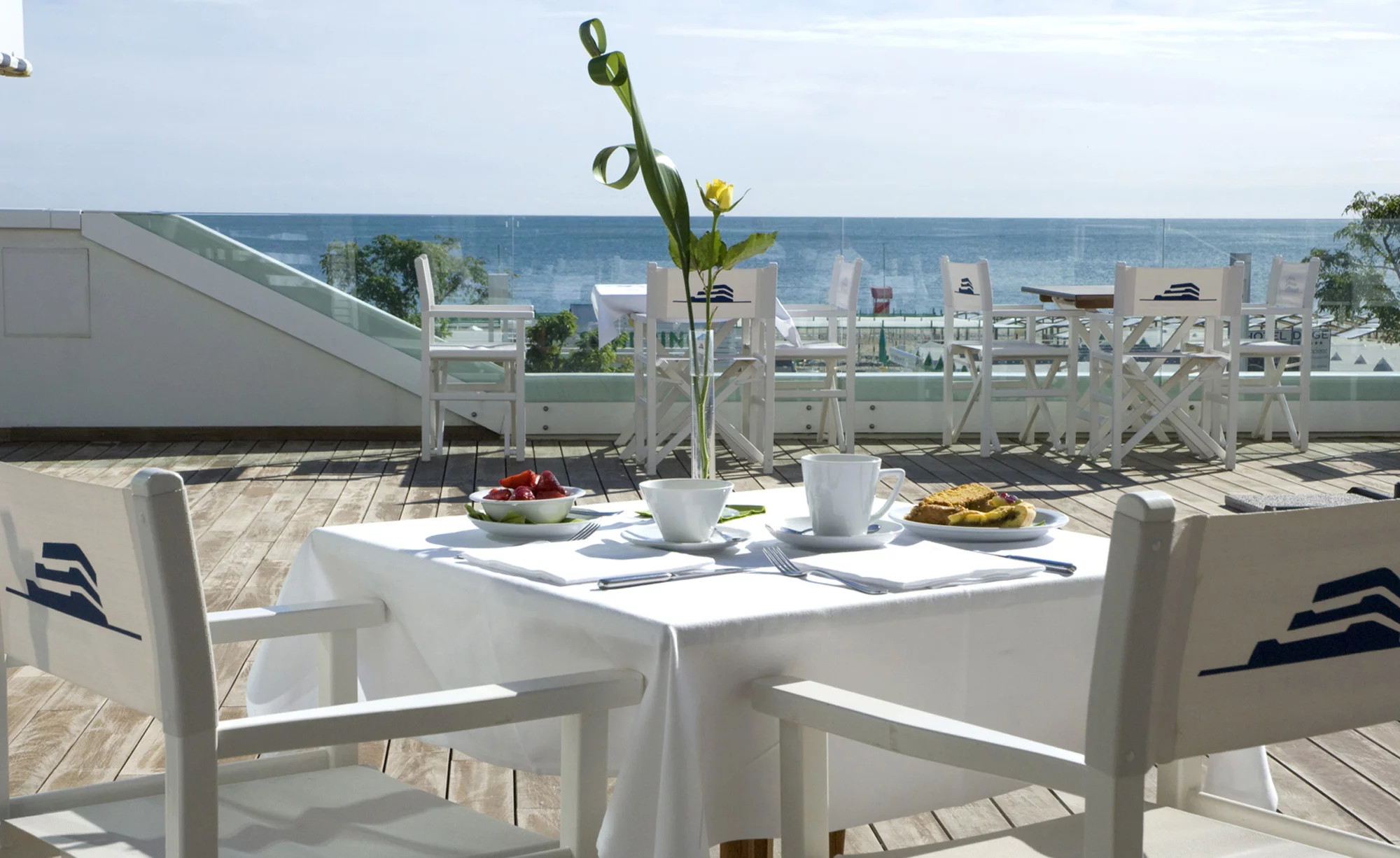 media.Slide-Colazione_4TSuiteHotel_Riccione